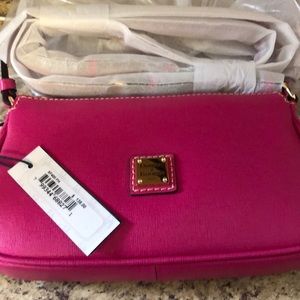 Dooney & Bourke Bags - Dooney & Bourke safari crossbody (pink) Dooney & Bourke Bags - Dooney & Bourke safari crossbody (pink)